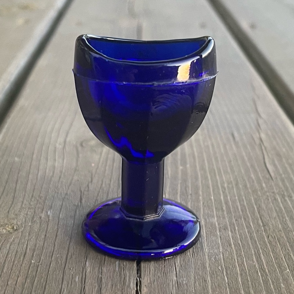 Antique British Made Cobalt Blue Glass 8 Panel Eye Wash Cup